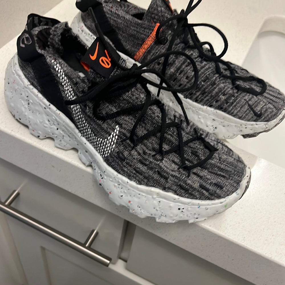 Space hippie Nike 04